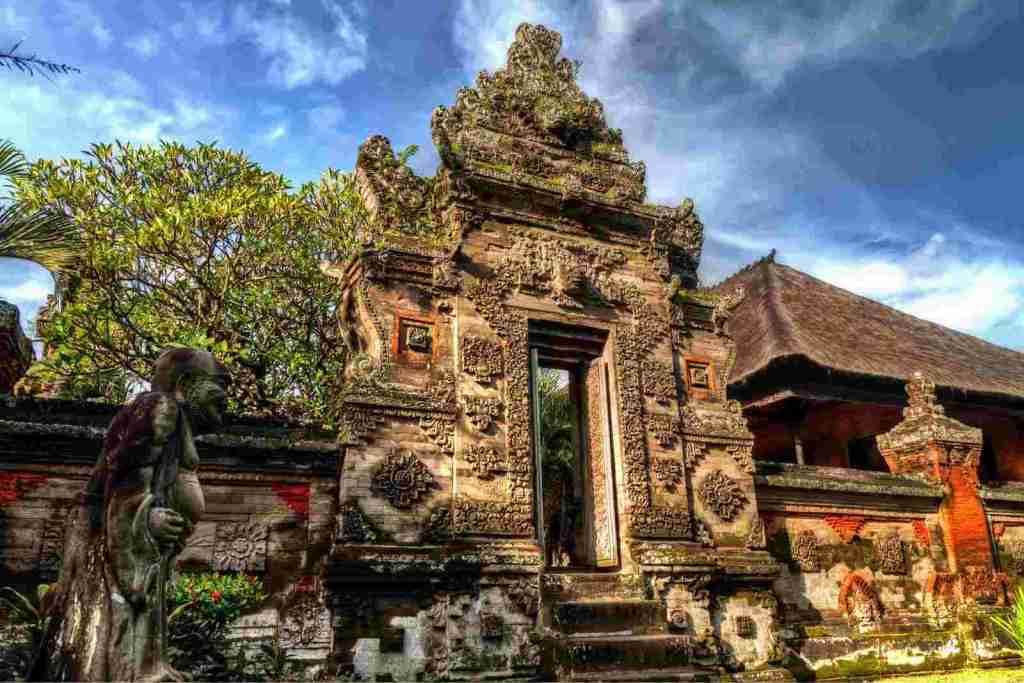 Gambar Rumah Adat Gapura Candi Bentar