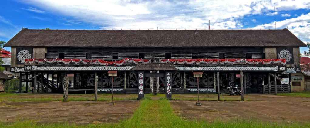 Detail Gambar Rumah Adat Kalimantan Nomer 27