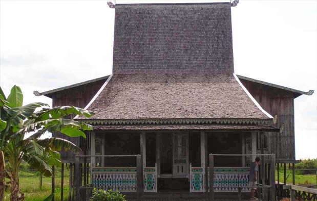 Detail Gambar Rumah Adat Kalimantan Selatan Nomer 11