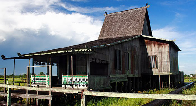 Detail Gambar Rumah Adat Kalimantan Selatan Nomer 14