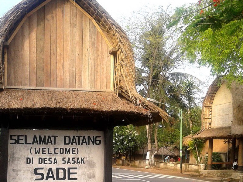 Detail Gambar Rumah Adat Lombok Nomer 16