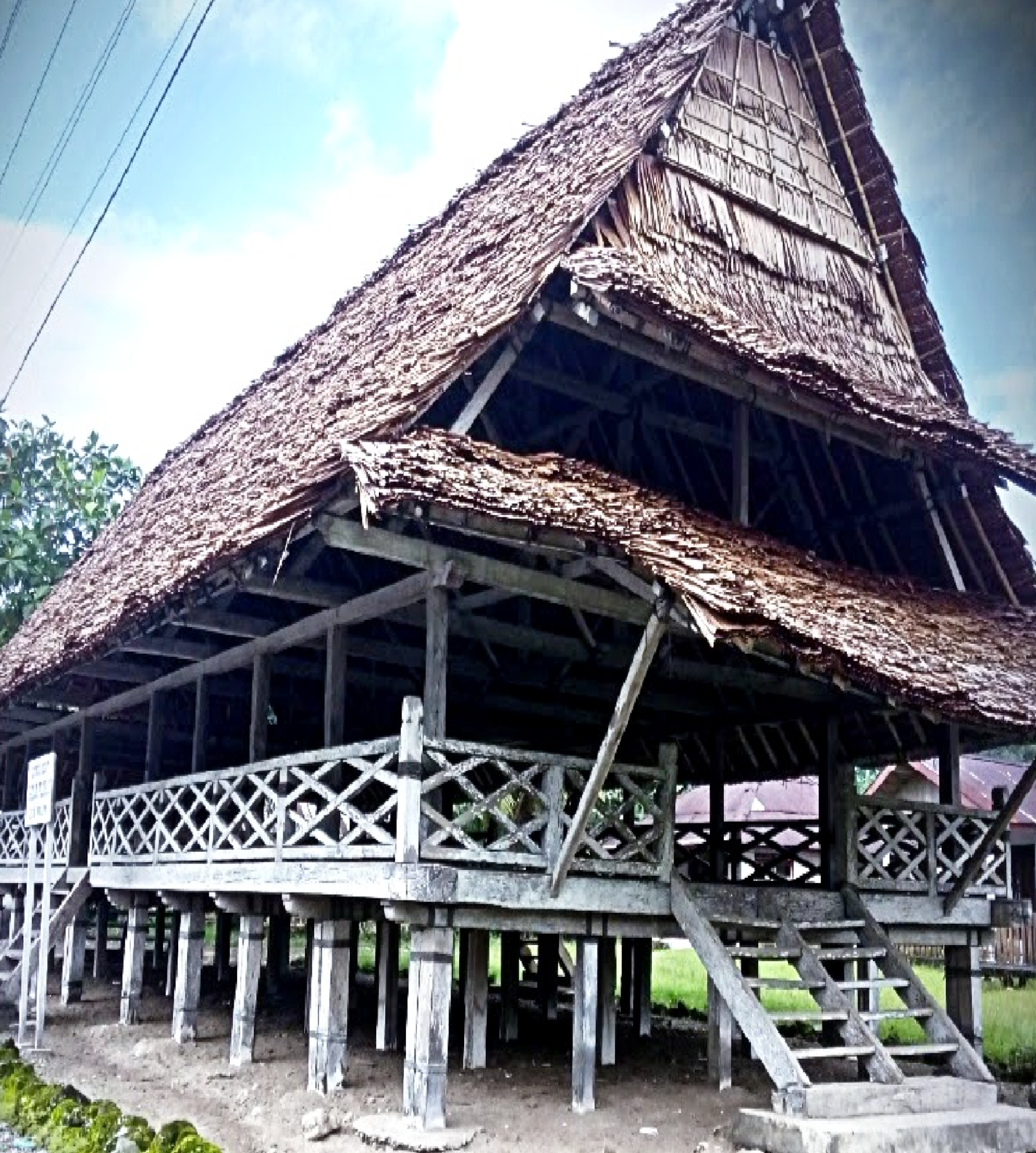 Detail Gambar Rumah Adat Maluku Nomer 25