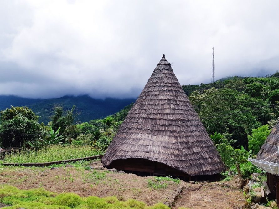 Detail Gambar Rumah Adat Maluku Utara Nomer 48