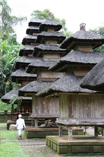 Detail Gambar Rumah Adat Minangkabau Gambar Rumah Adat Bali Dan Namanya Nomer 38