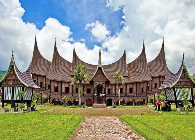 Download Gambar Rumah Adat Minangkabau Gambar Rumah Adat Kalimantan Nomer 47