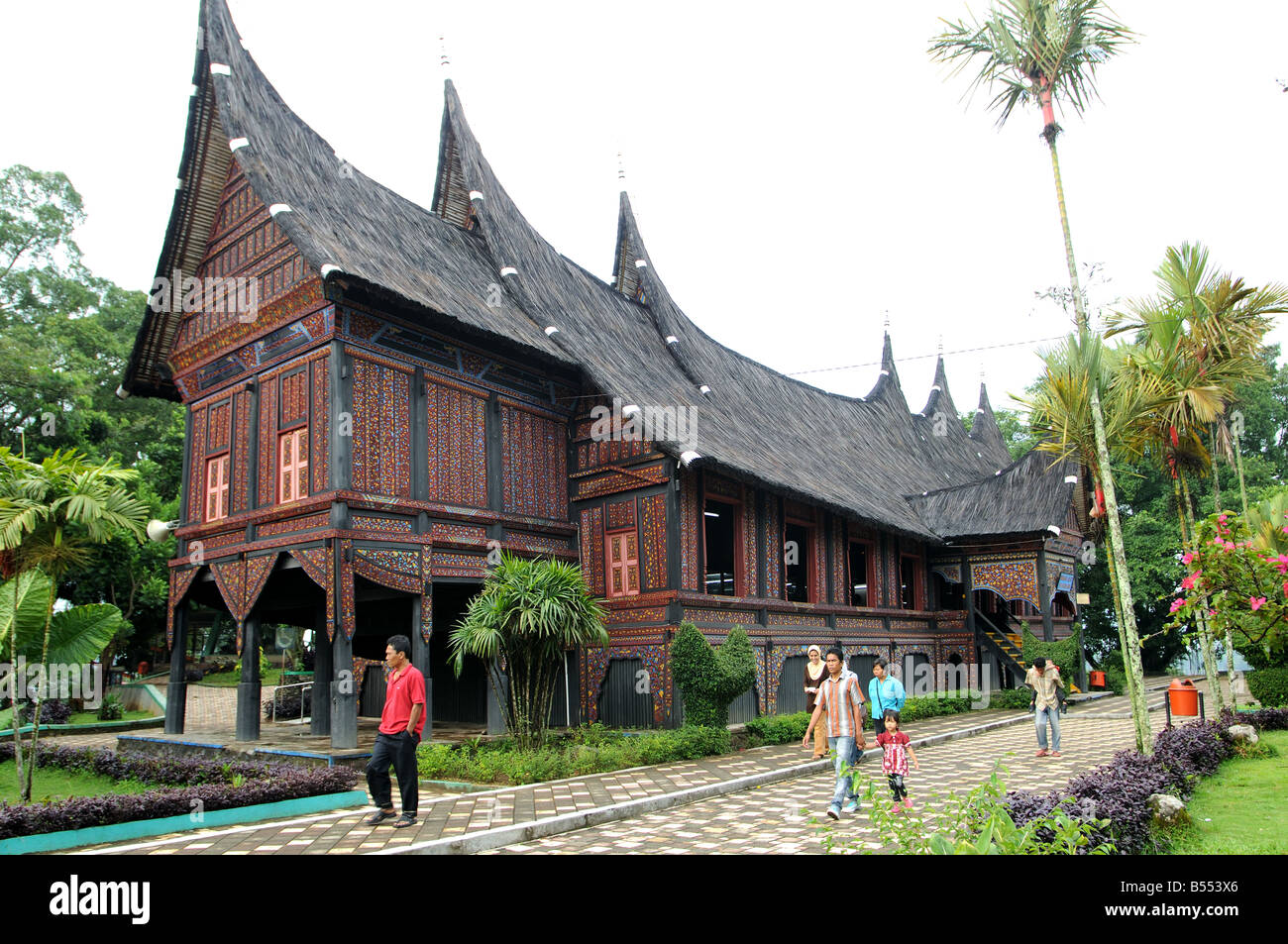 Detail Gambar Rumah Adat Minangkabau Gambar Rumah Adat Nusa Tenggara
