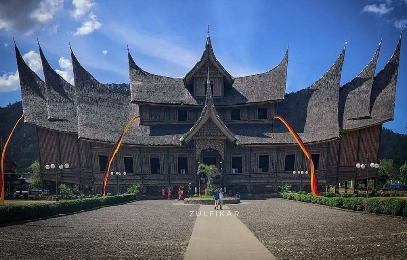 Detail Gambar Rumah Adat Minangkabau Gambar Rumah Adat Nusa Tenggara Timur Nomer 35