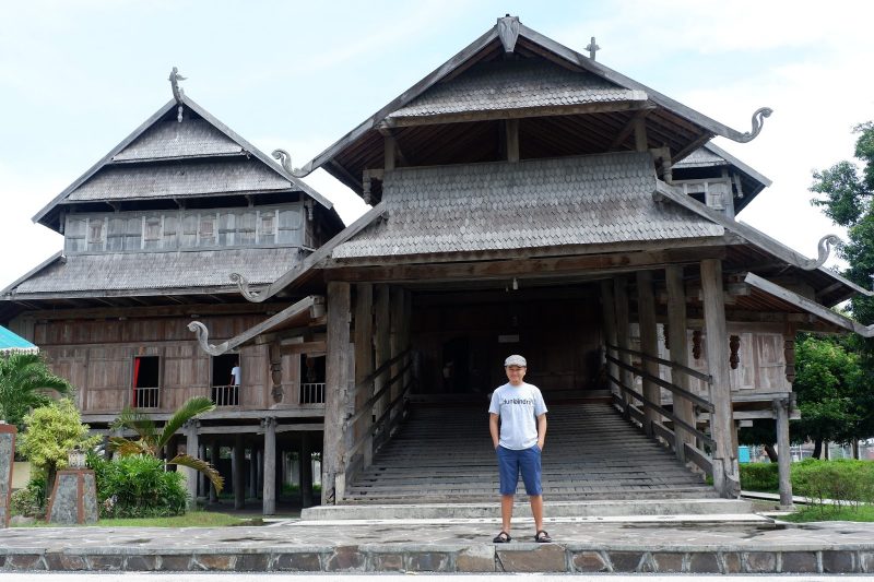 Detail Gambar Rumah Adat Nusa Tenggara Barat Nomer 15