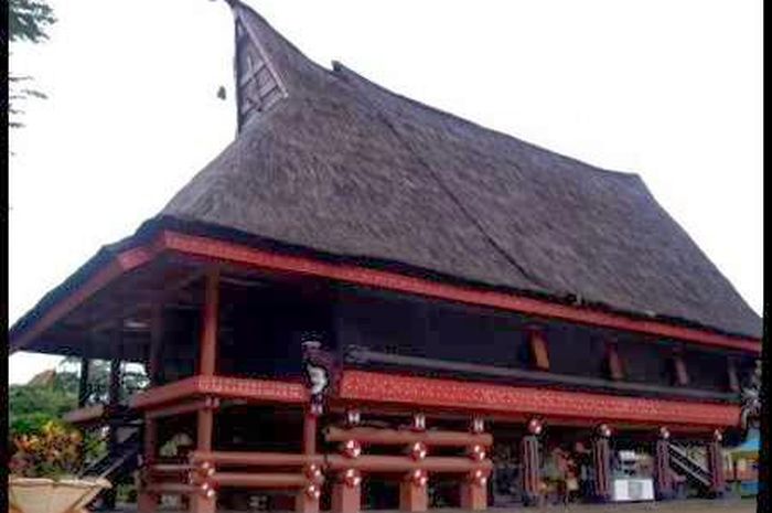 Detail Gambar Rumah Adat Provinsi Maluku Nomer 18
