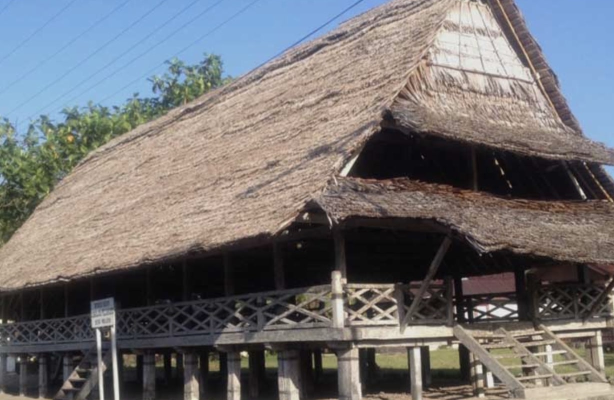 Detail Gambar Rumah Adat Provinsi Maluku Nomer 19