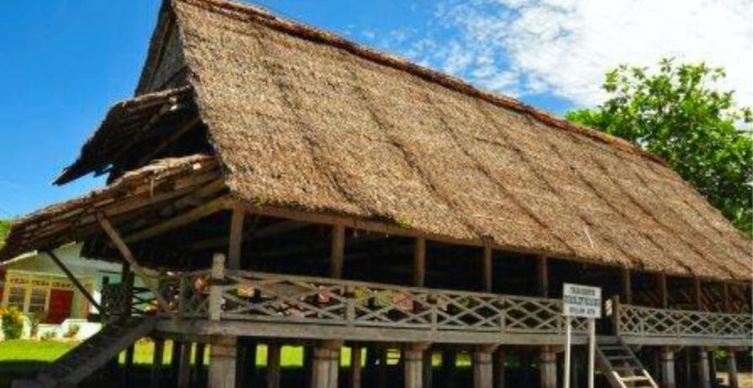 Detail Gambar Rumah Adat Provinsi Maluku Nomer 4