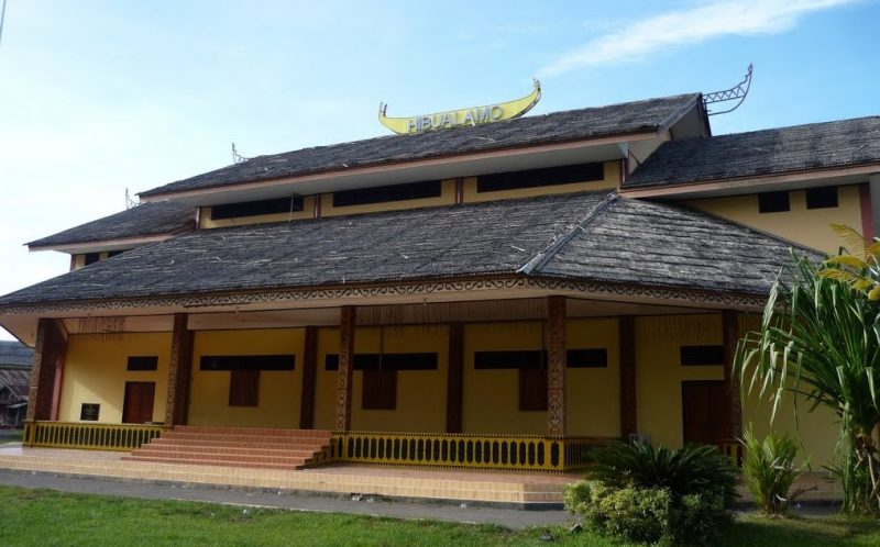 Detail Gambar Rumah Adat Provinsi Maluku Nomer 31