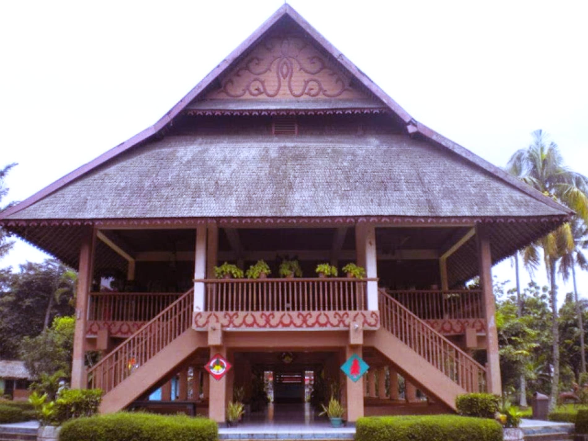 Detail Gambar Rumah Adat Provinsi Maluku Nomer 45