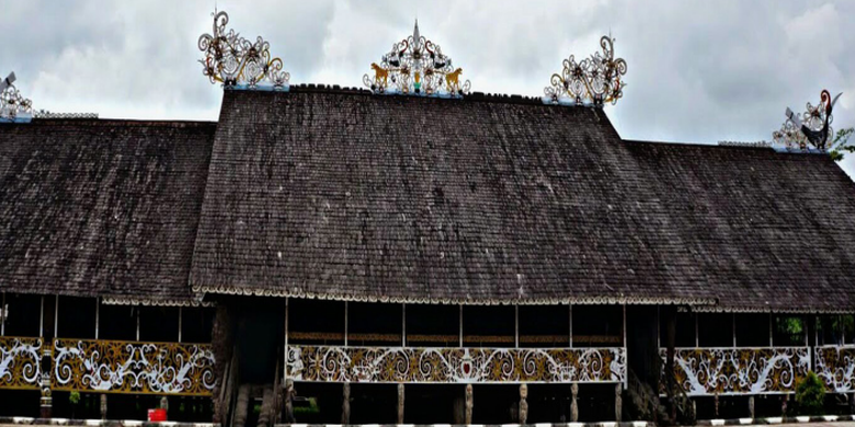 Detail Gambar Rumah Adat Suku Dayak Nomer 48