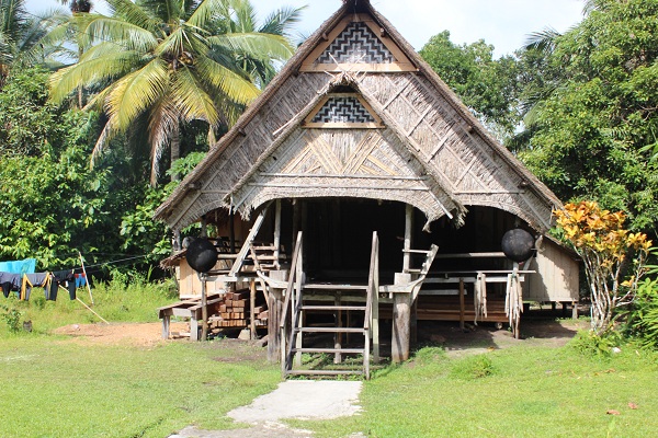 Detail Gambar Rumah Adat Suku Mentawai Nomer 16