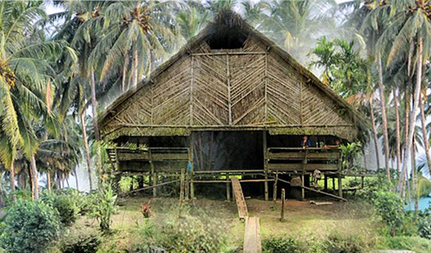 Detail Gambar Rumah Adat Suku Mentawai Nomer 5