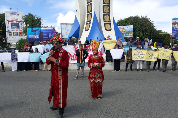 Detail Gambar Rumah Adat Suku Singkil Nomer 17