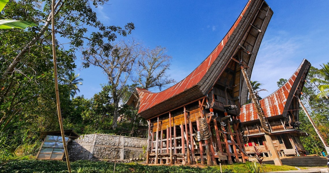 Detail Gambar Rumah Adat Suku Toraja Nomer 13