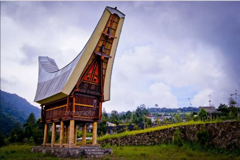 Detail Gambar Rumah Adat Suku Toraja Nomer 39