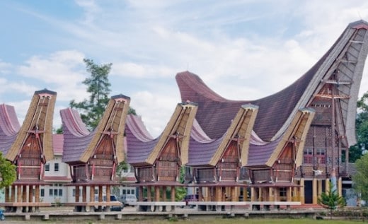 Detail Gambar Rumah Adat Tongkonan Nomer 12