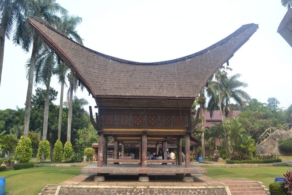 Detail Gambar Rumah Adat Tongkonan Sulawesi Selatan Nomer 54