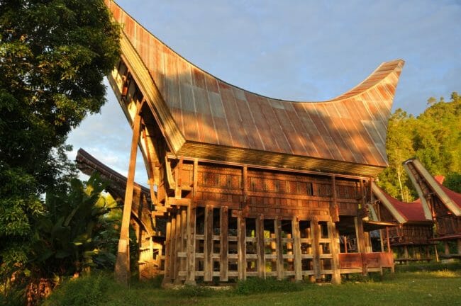 Detail Gambar Rumah Adat Tongkonan Sulawesi Selatan Nomer 55