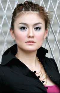 Detail Gambar Rumah Agnes Monica Nomer 30