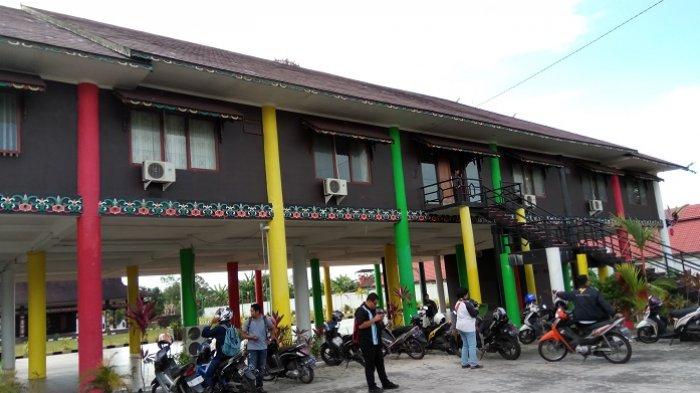 Detail Gambar Rumah Betang Kalimantan Tengah Nomer 25