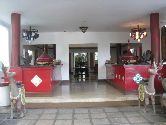 Detail Gambar Rumah Dengan Lobby Depan Nomer 24