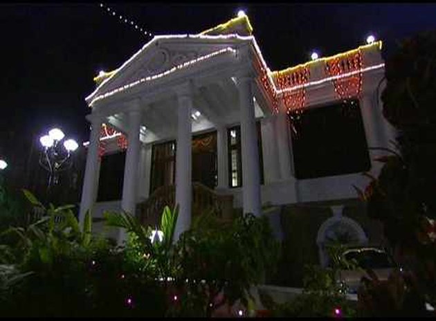 Detail Gambar Rumah Di Malam Hari Nomer 16