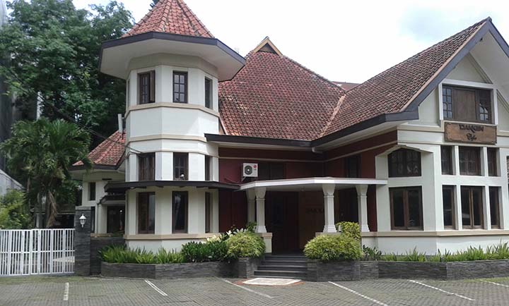 Detail Gambar Rumah Eropa Klasik Nomer 50