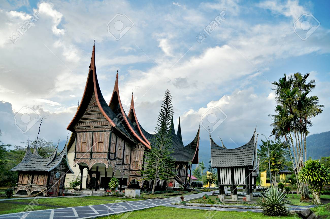 Detail Gambar Rumah Gadang Minang Nomer 15