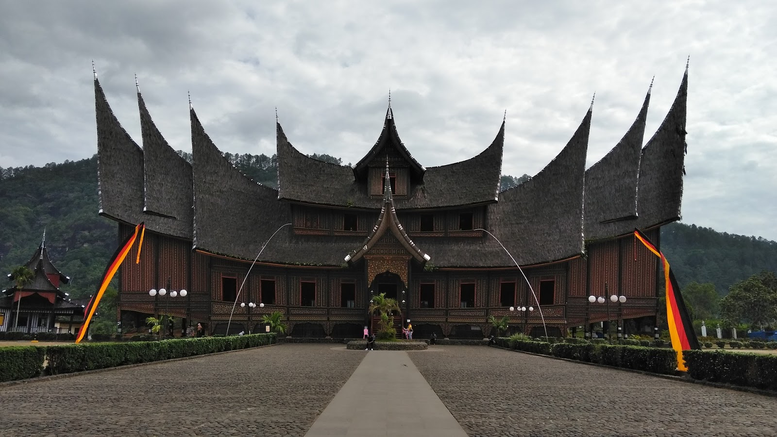 Detail Gambar Rumah Gadang Minang Nomer 7