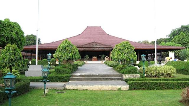 Detail Gambar Rumah Joglo Jawa Tengah Nomer 47