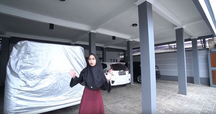 Detail Gambar Rumah Mewah Ayu Ting Ting Nomer 22