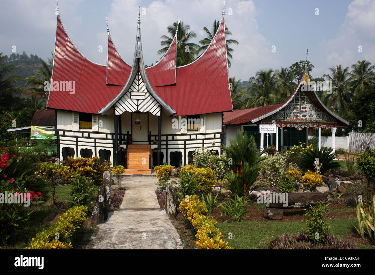 Detail Gambar Rumah Minangkabau Nomer 22