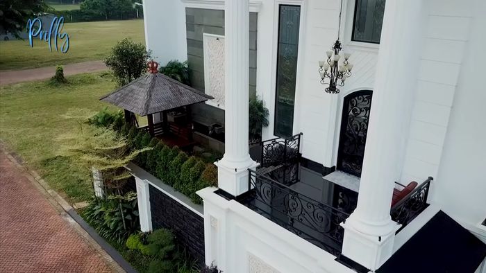 Detail Gambar Rumah Prilly Nomer 44