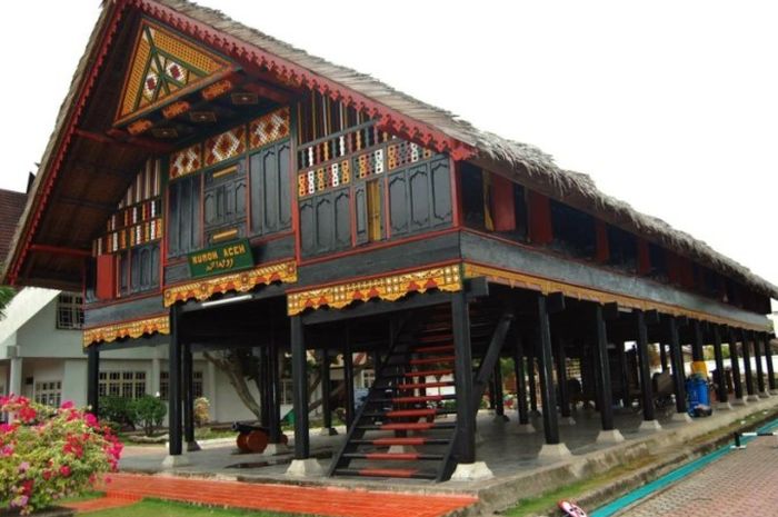 Detail Gambar Rumah Rumah Adat Indonesia Nomer 26