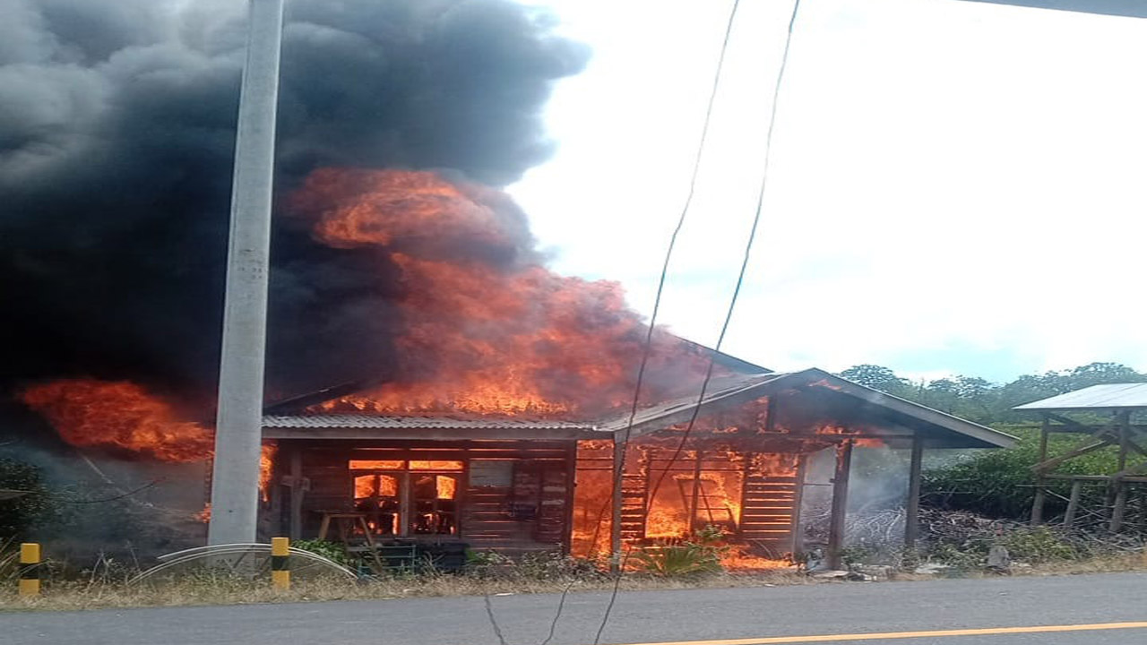 Detail Gambar Rumah Terbakar Nomer 14