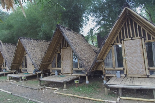 Detail Gambar Rumah Terbuat Dari Bambu Nomer 53