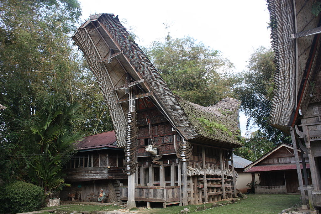 Detail Gambar Rumah Tongkonan Toraja Nomer 36