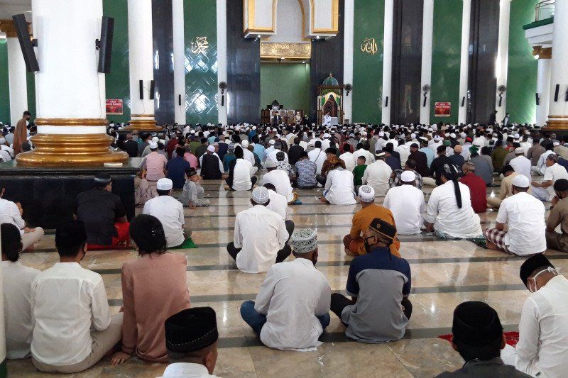 Detail Gambar Saat Pelaksanaan Sholat Ied Nomer 43