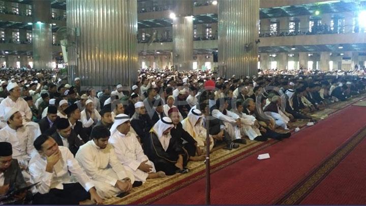 Detail Gambar Saat Pelaksanaan Sholat Ied Di Dalam Masjid Nomer 21