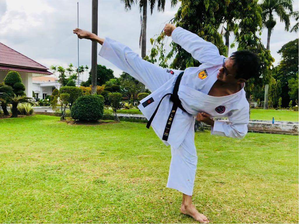 Detail Gambar Sabuk Hitam Karate Nomer 24