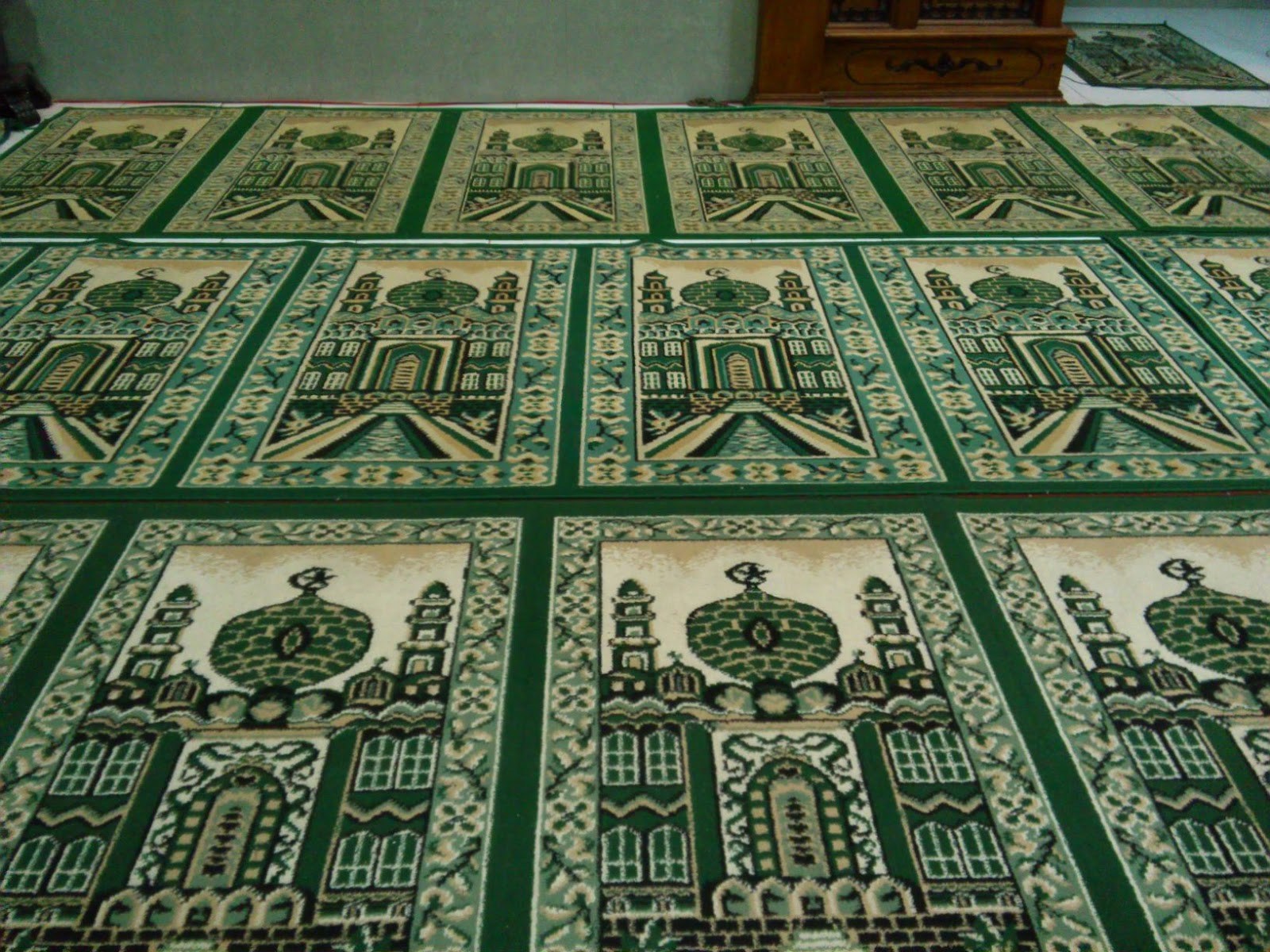 Detail Gambar Sajadah Masjid Nomer 11