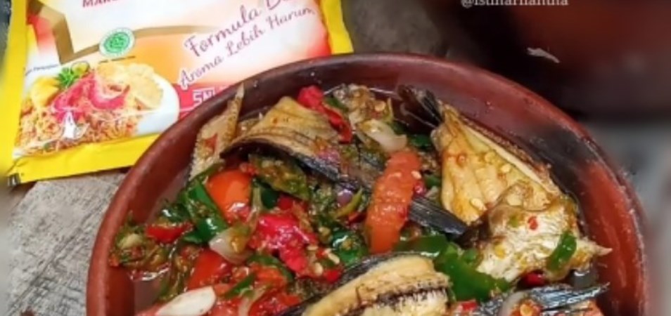 Detail Gambar Sambal Ikan Asin Nomer 33