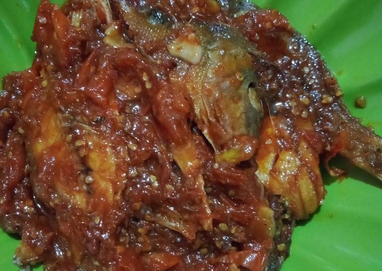 Detail Gambar Sambal Ikan Asin Nomer 36