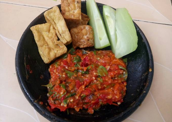 Detail Gambar Sambal Terasi Kemangi Nomer 3