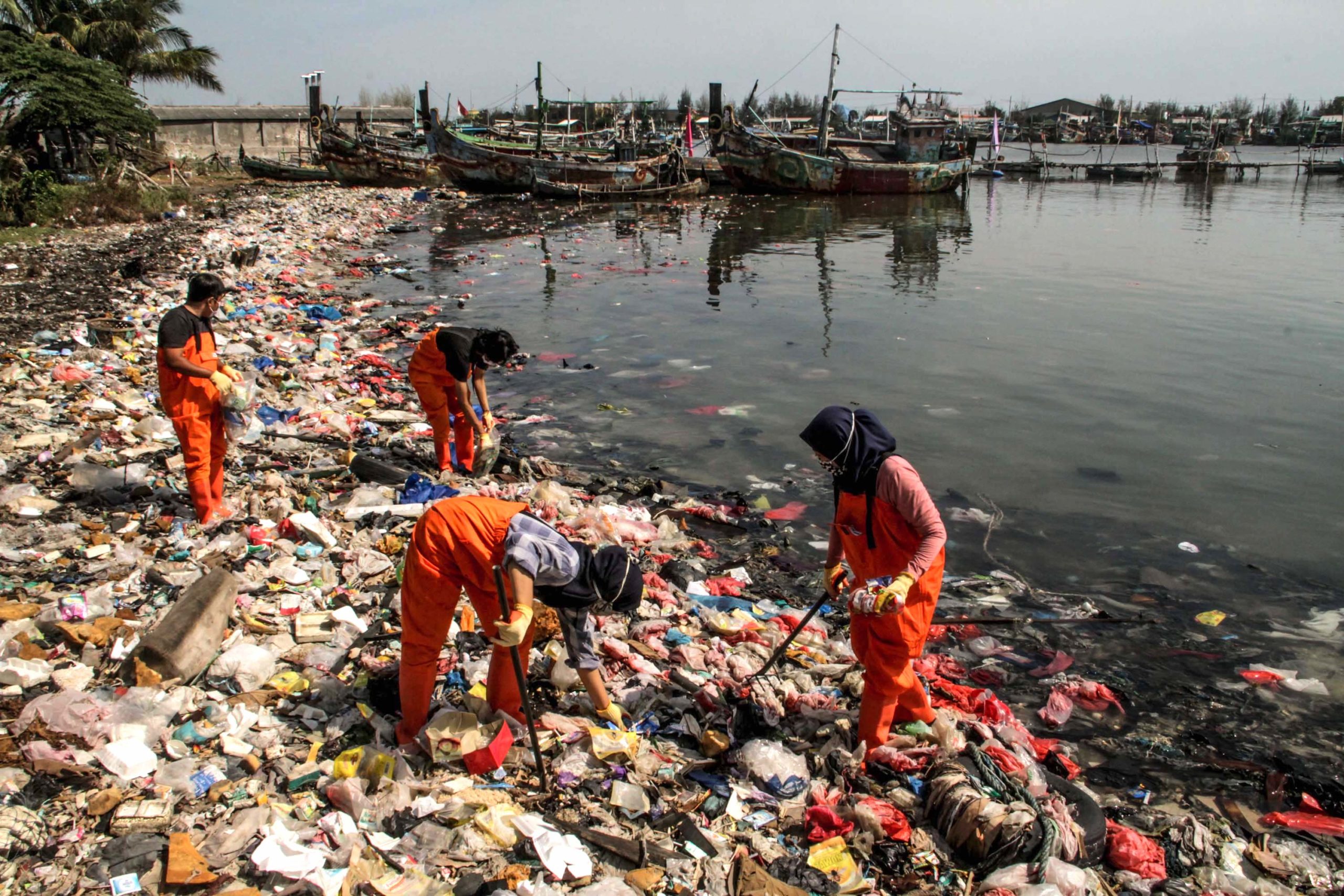 Detail Gambar Sampah Di Sungai Sadang Nomer 17