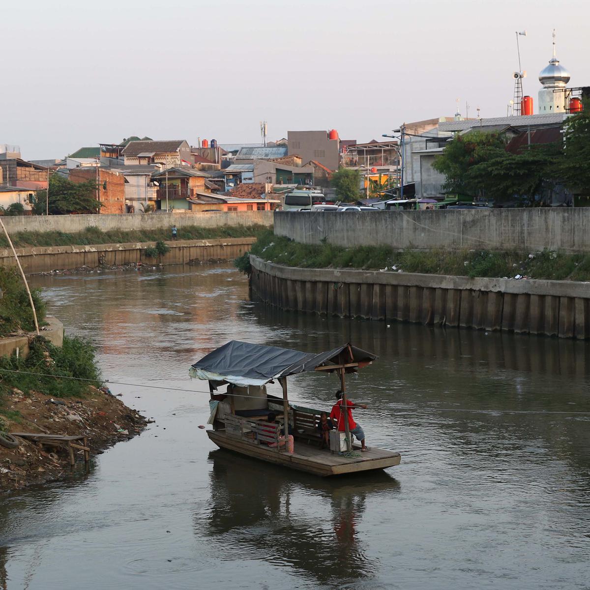 Detail Gambar Sampah Di Sungai Sadang Nomer 34